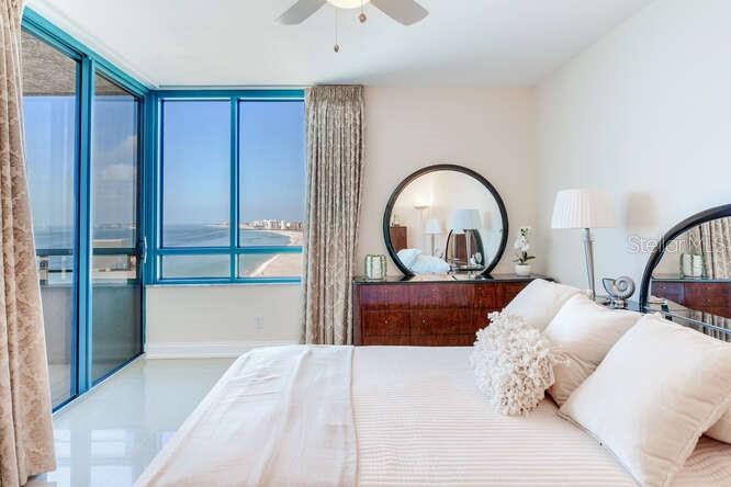 Image 49 of 85 For 1520 Gulf Boulevard 1602