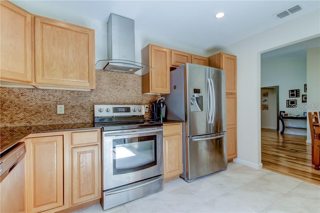 Image 13 of 37 For 9030 Bullrush Court