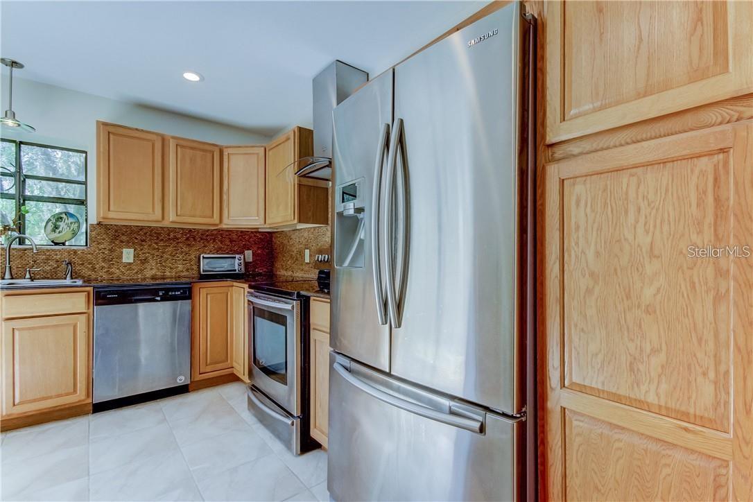 Image 15 of 37 For 9030 Bullrush Court