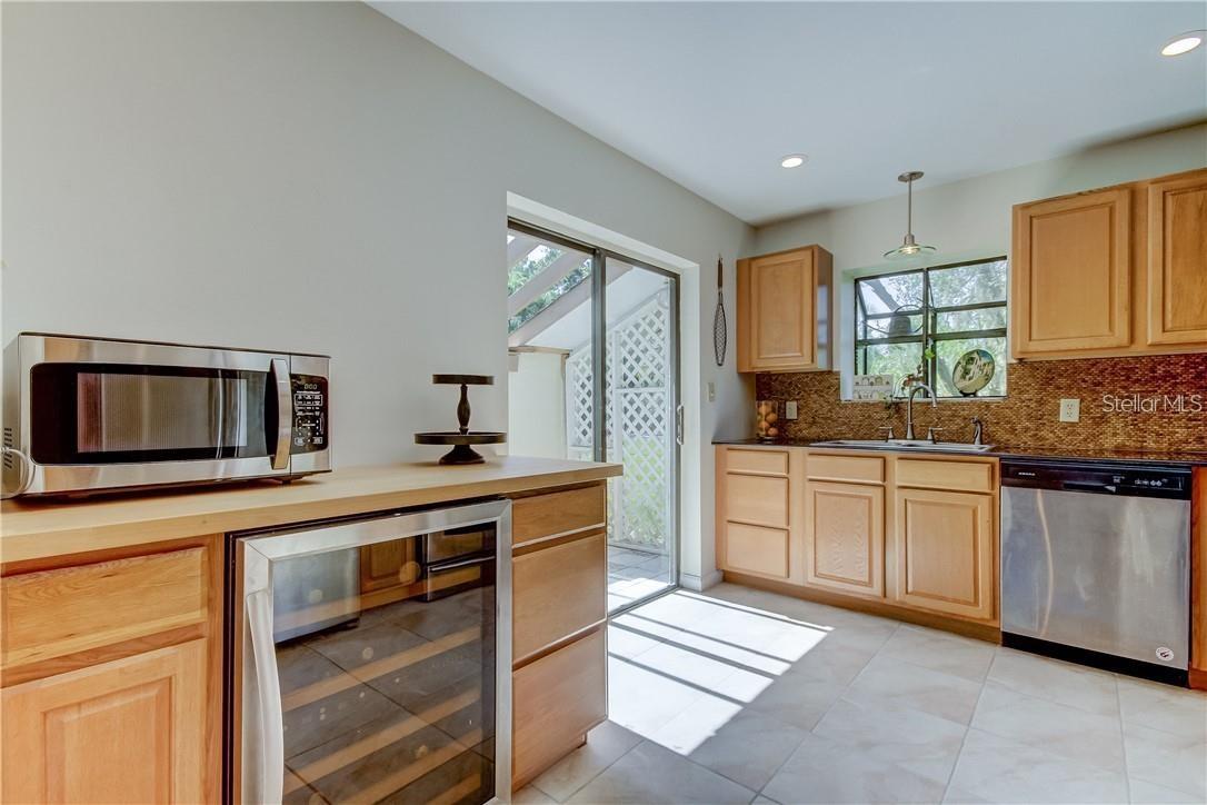 Image 16 of 37 For 9030 Bullrush Court