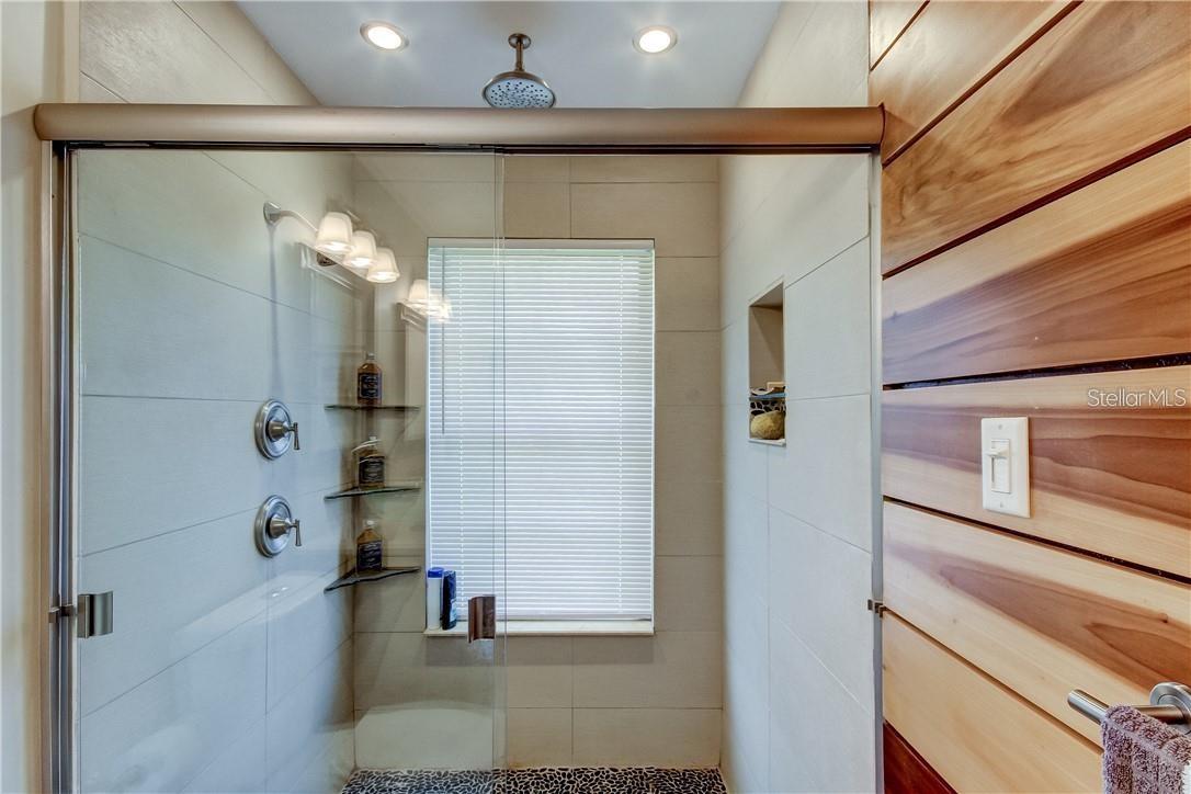 Image 25 of 37 For 9030 Bullrush Court