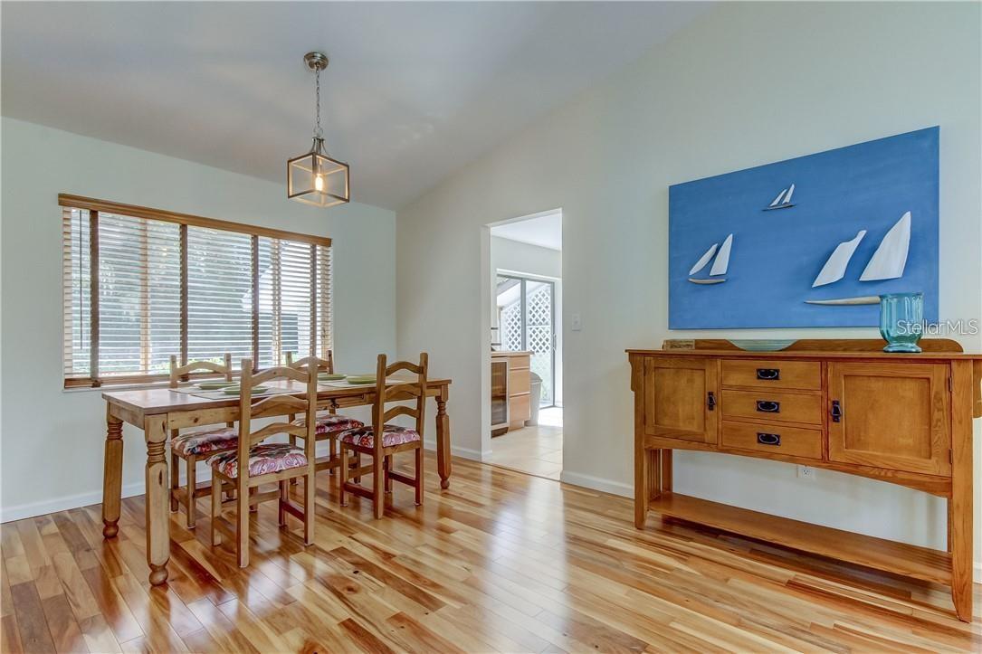 Image 7 of 37 For 9030 Bullrush Court