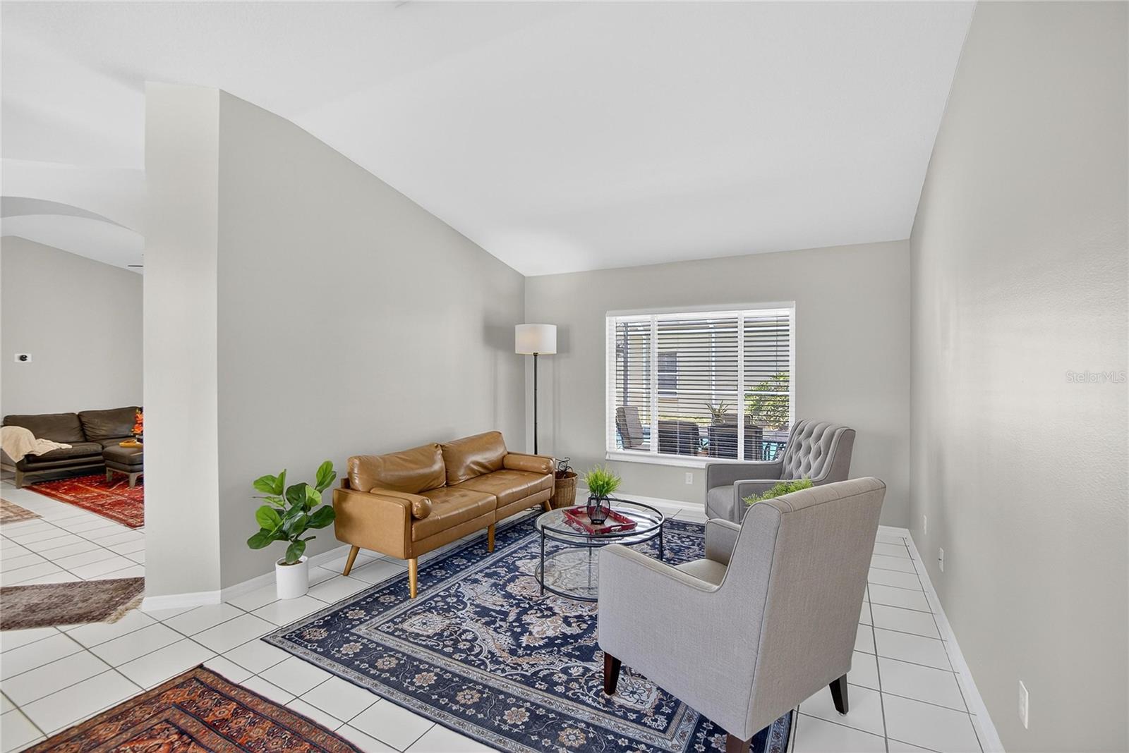 Image 11 of 62 For 702 Tuscanny Street