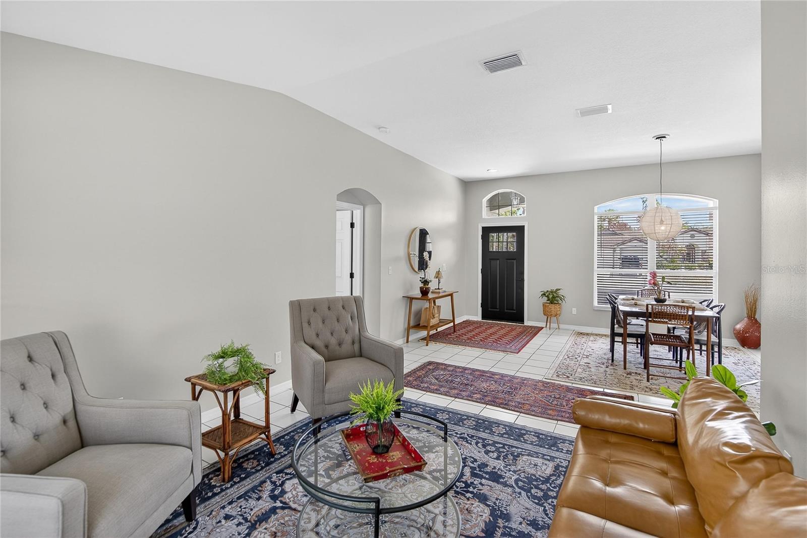 Image 12 of 62 For 702 Tuscanny Street