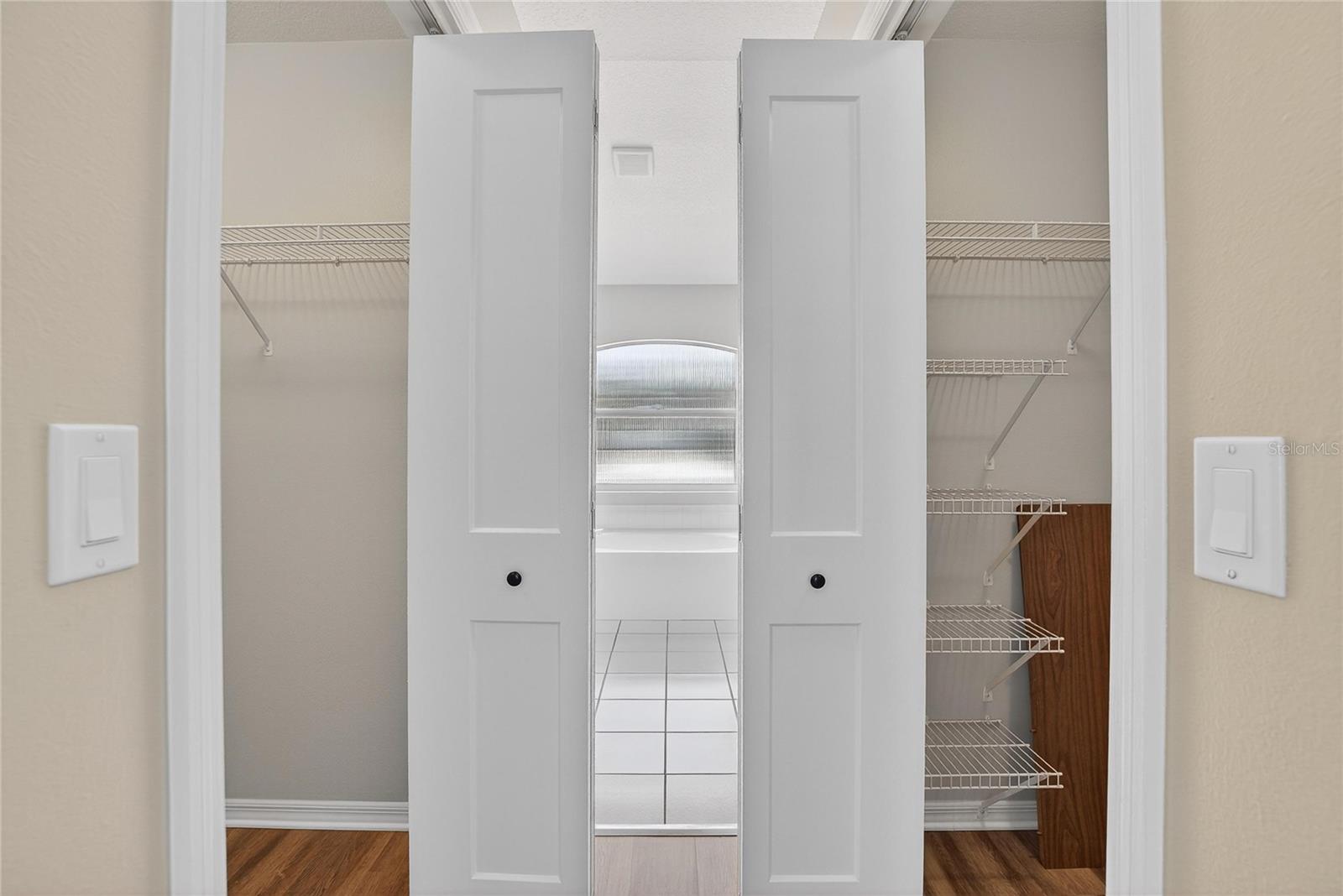 Image 16 of 62 For 702 Tuscanny Street