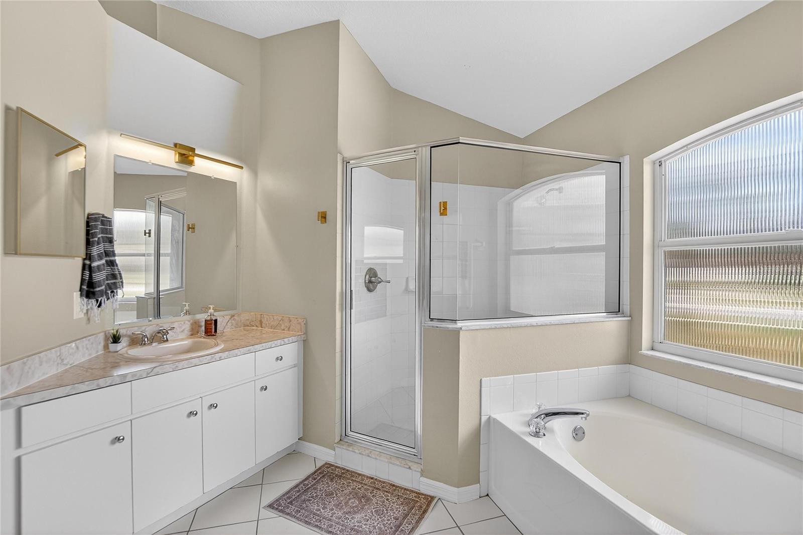 Image 22 of 62 For 702 Tuscanny Street