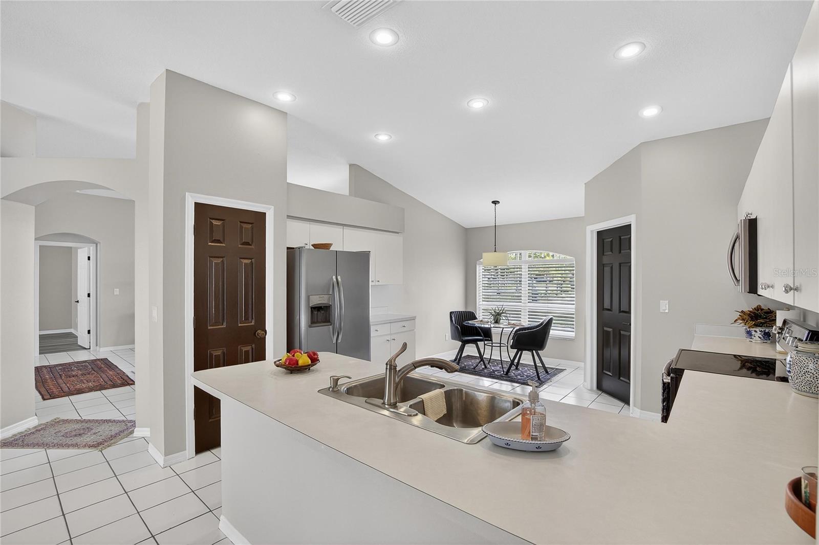 Image 23 of 62 For 702 Tuscanny Street