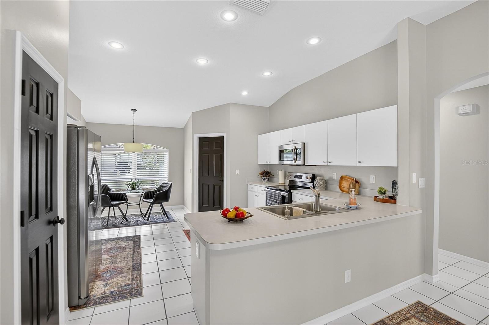 Image 25 of 62 For 702 Tuscanny Street