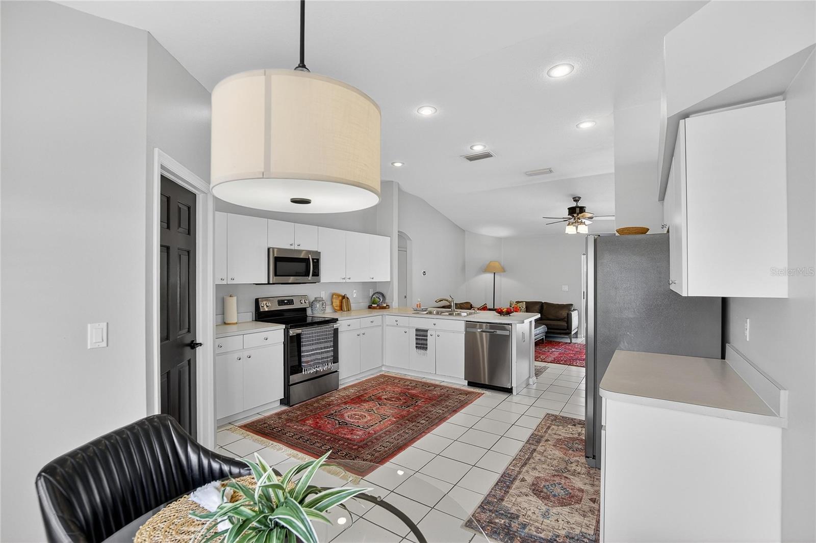 Image 28 of 62 For 702 Tuscanny Street