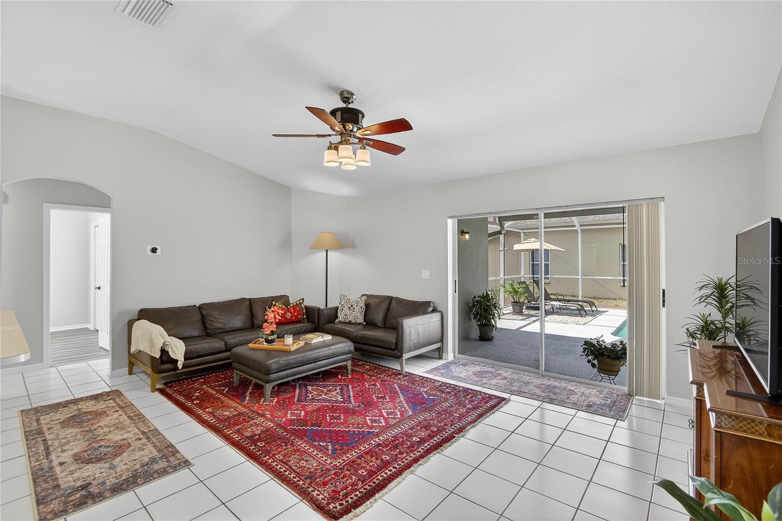 Image 30 of 62 For 702 Tuscanny Street