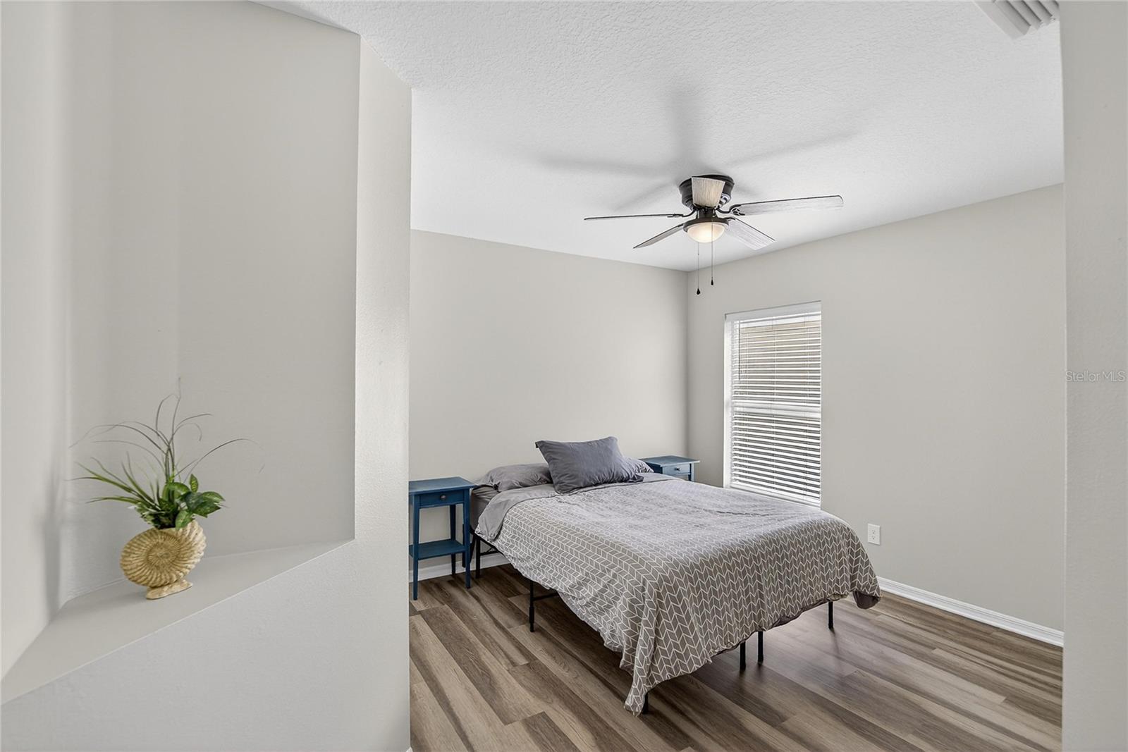 Image 37 of 62 For 702 Tuscanny Street