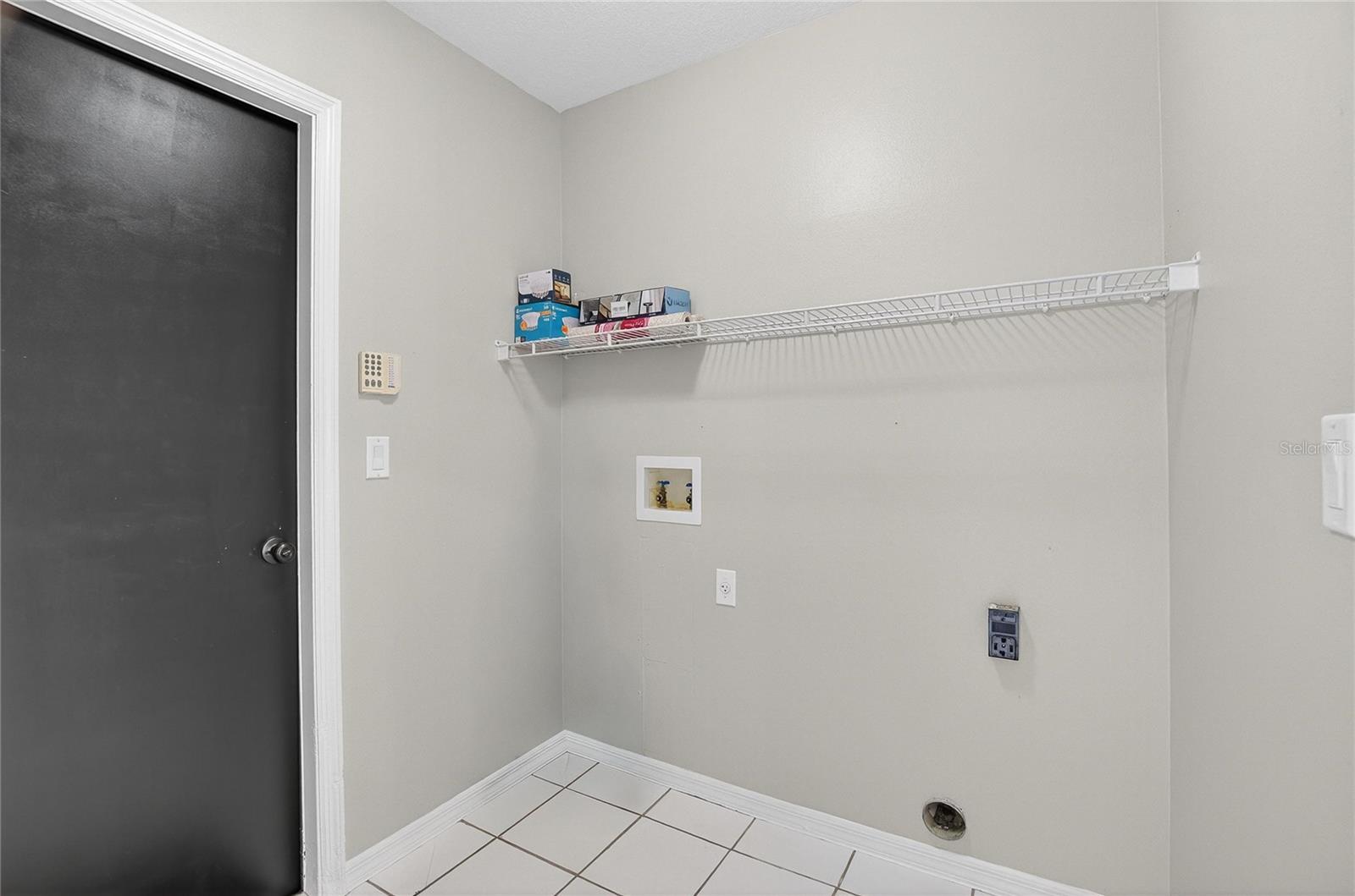 Image 40 of 62 For 702 Tuscanny Street