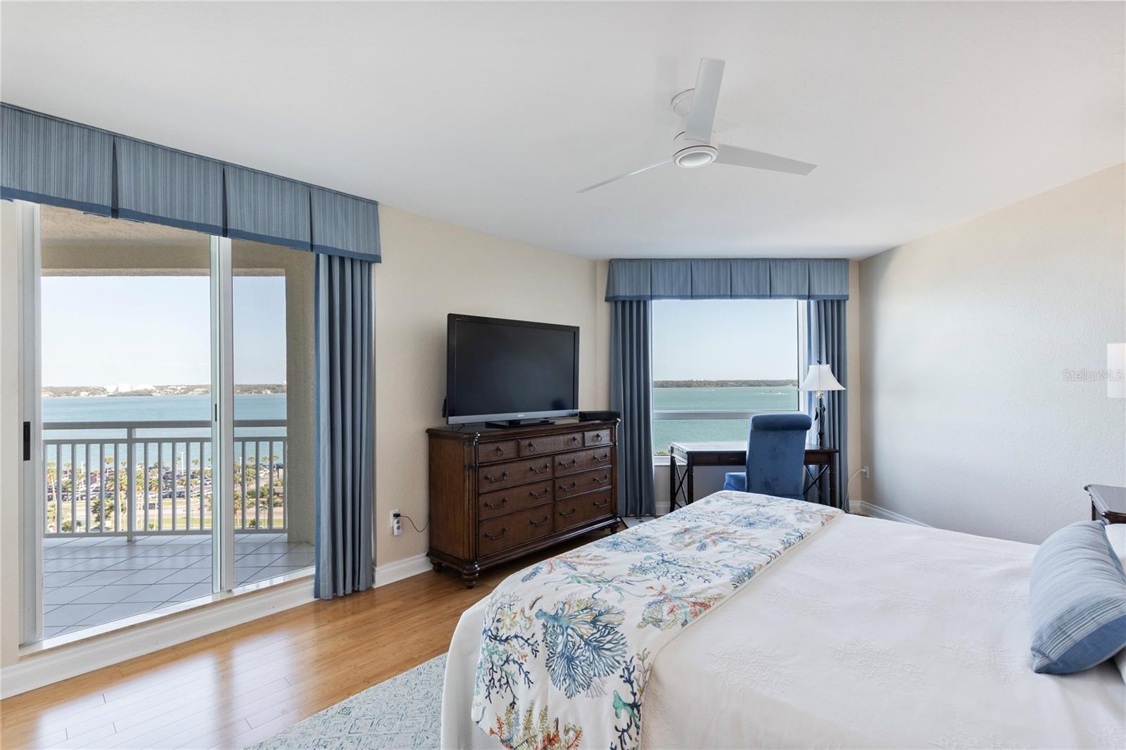 Image 21 of 54 For 1180 Gulf Boulevard 1105