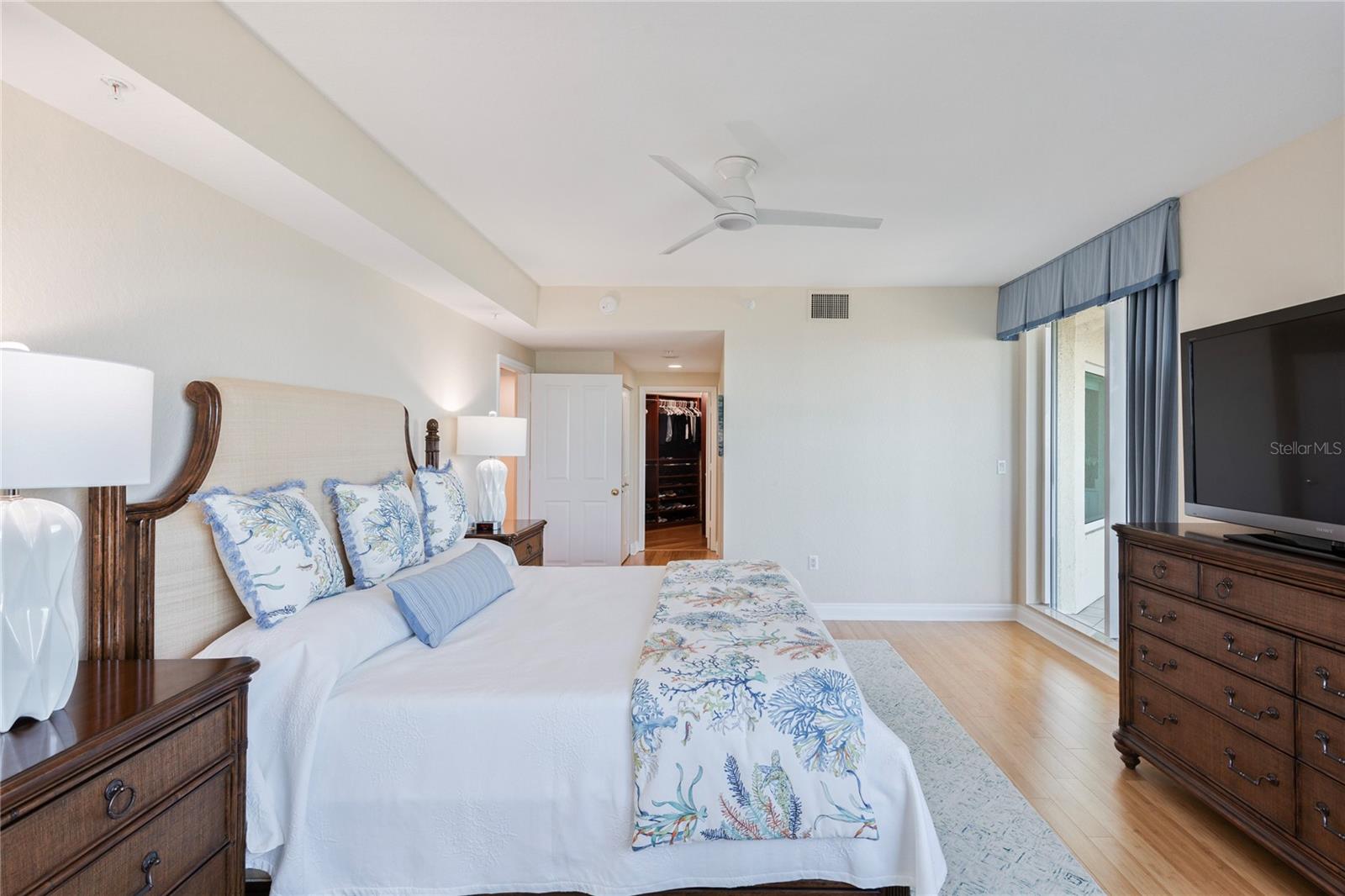 Image 23 of 54 For 1180 Gulf Boulevard 1105