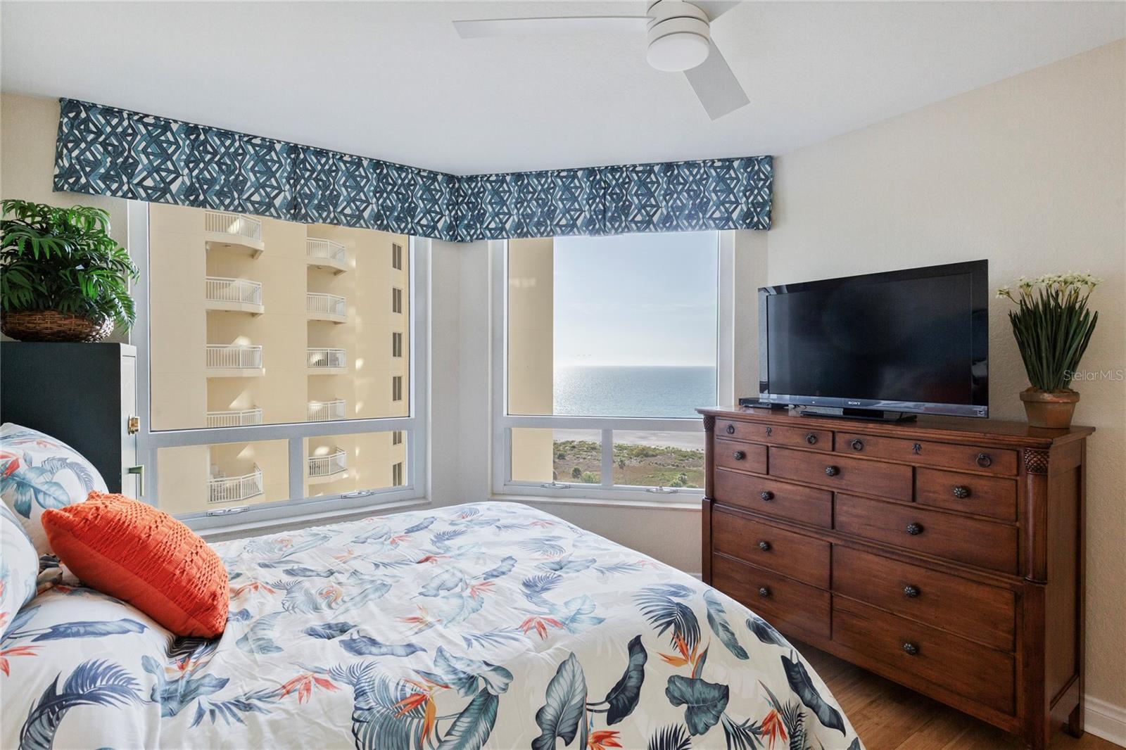 Image 37 of 54 For 1180 Gulf Boulevard 1105