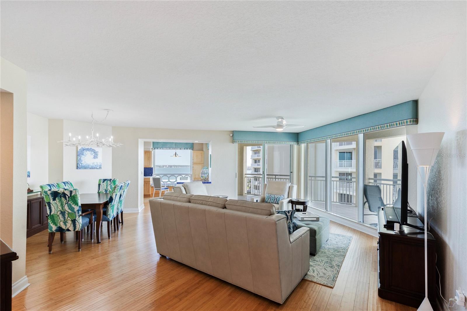 Image 4 of 54 For 1180 Gulf Boulevard 1105