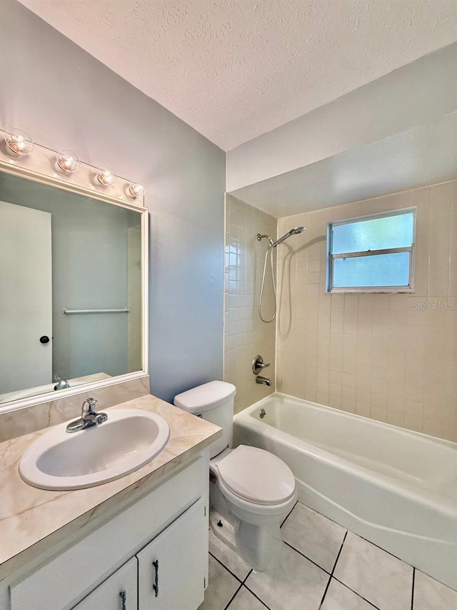 Image 14 of 19 For 10812 Hannaway Drive B