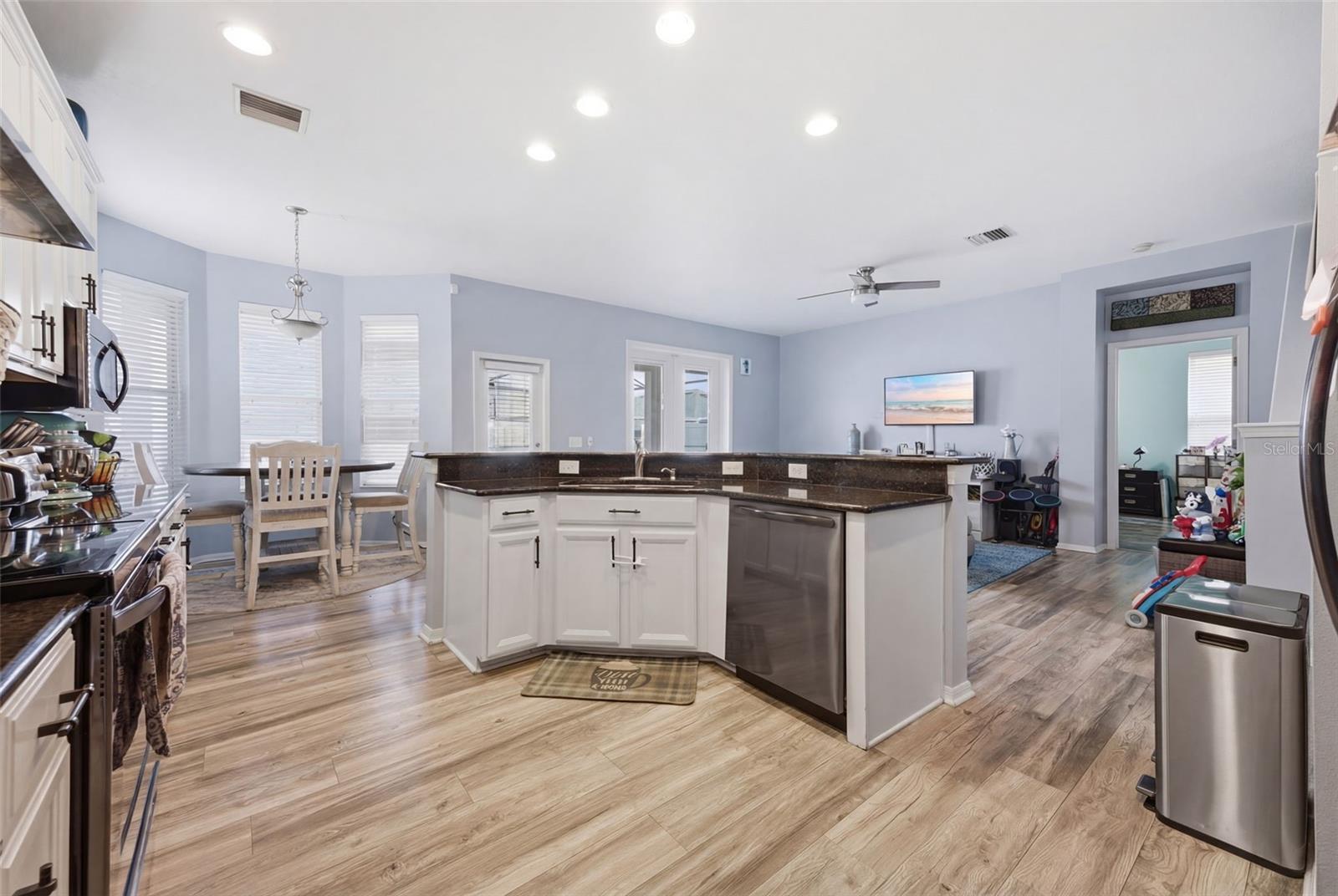 Image 9 of 39 For 7324 Forest Mere Drive