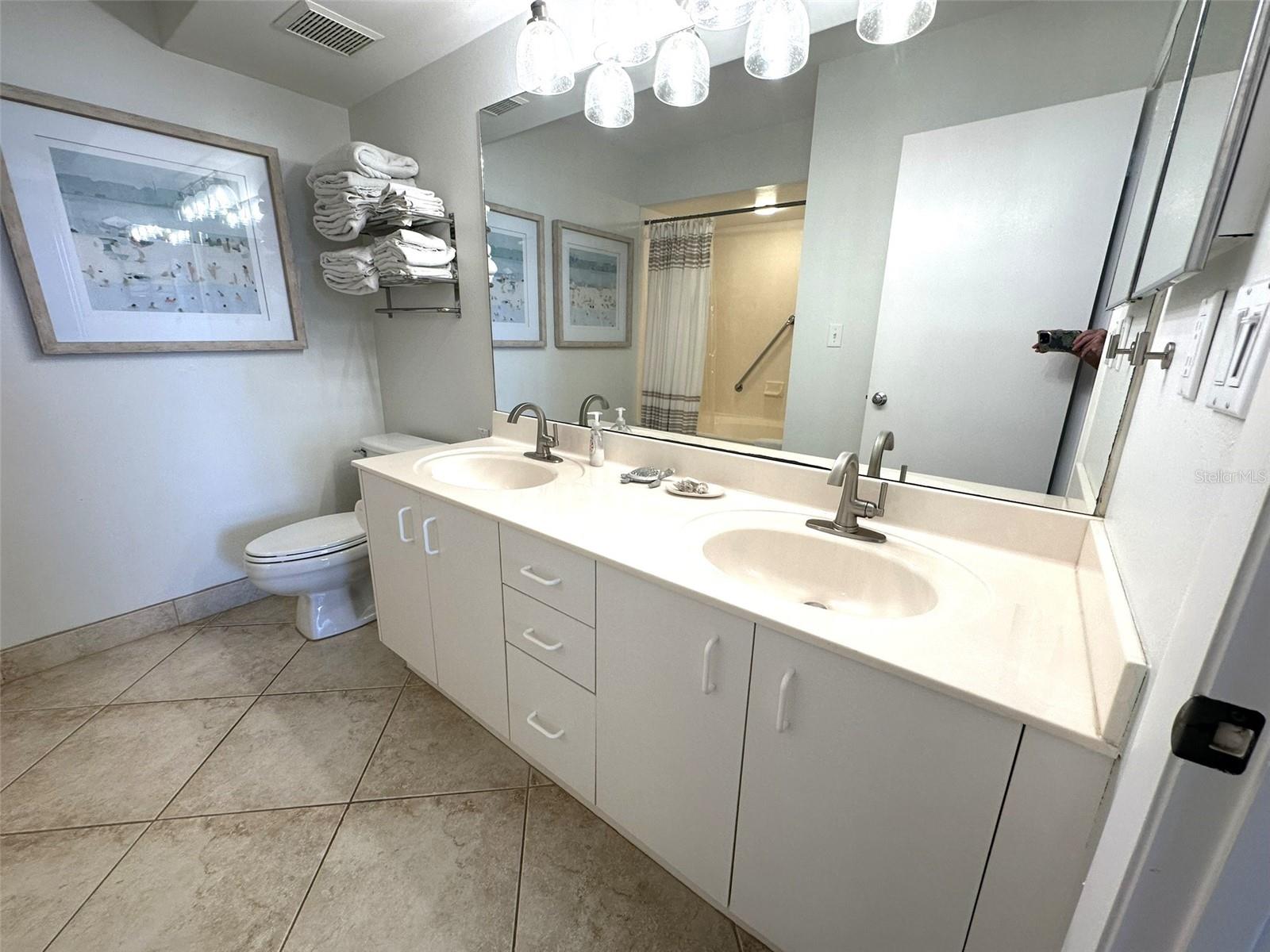 Image 16 of 23 For 6081 Bahia Del Mar Circle 154