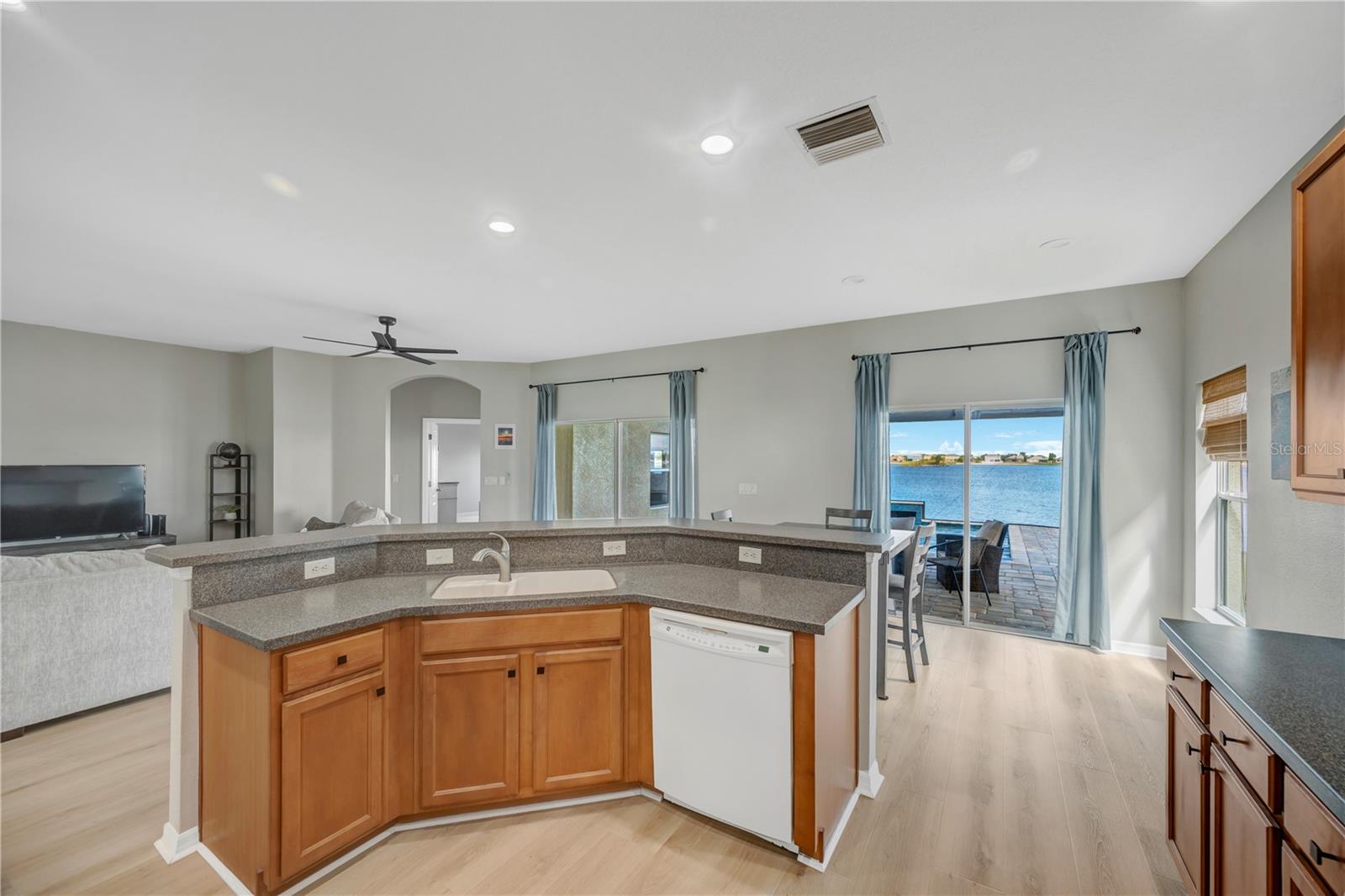 Image 18 of 61 For 1834 Mira Lago Circle