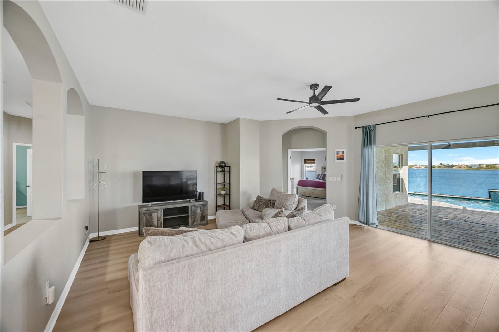 Image 20 of 61 For 1834 Mira Lago Circle