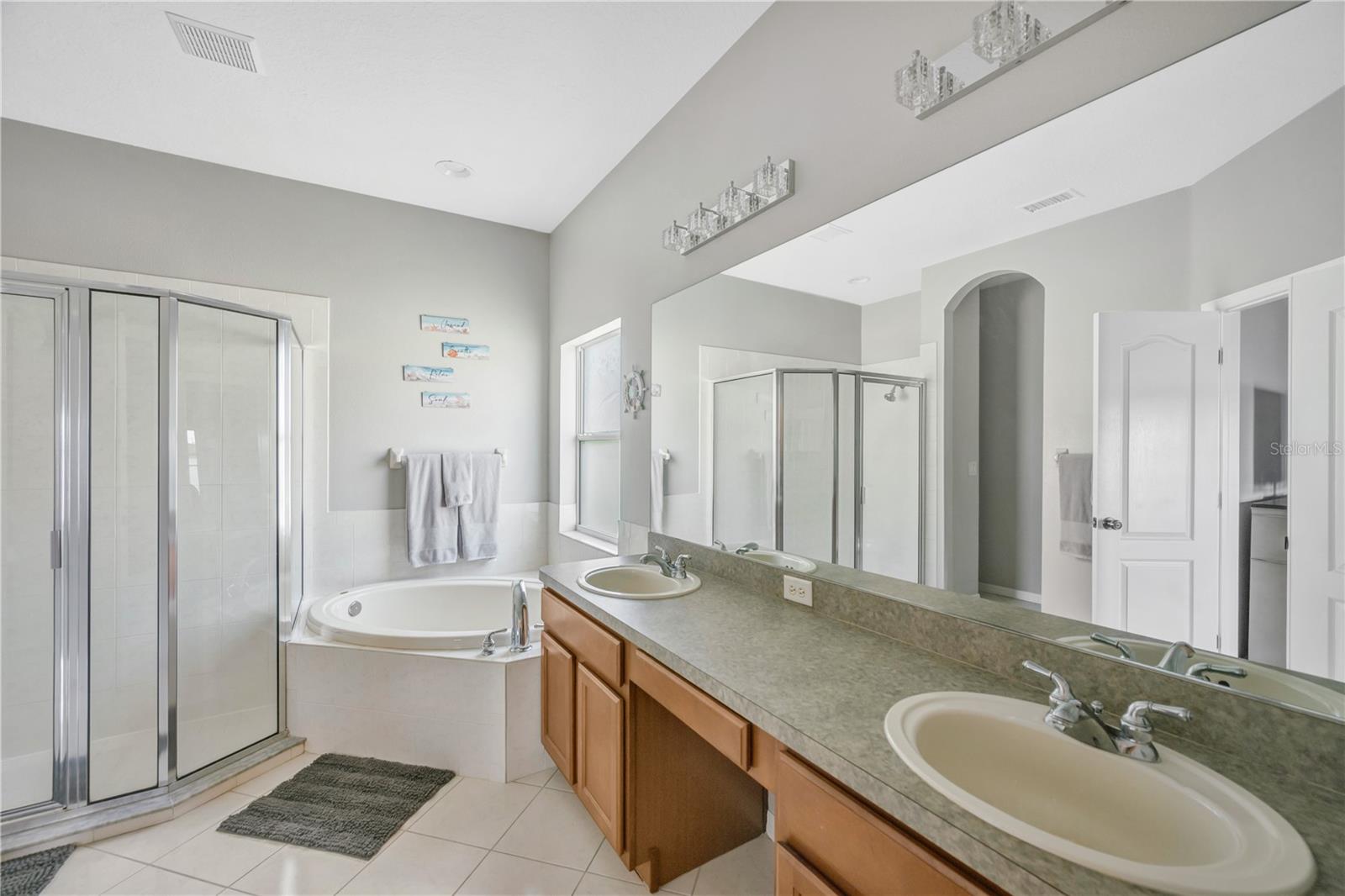 Image 30 of 61 For 1834 Mira Lago Circle