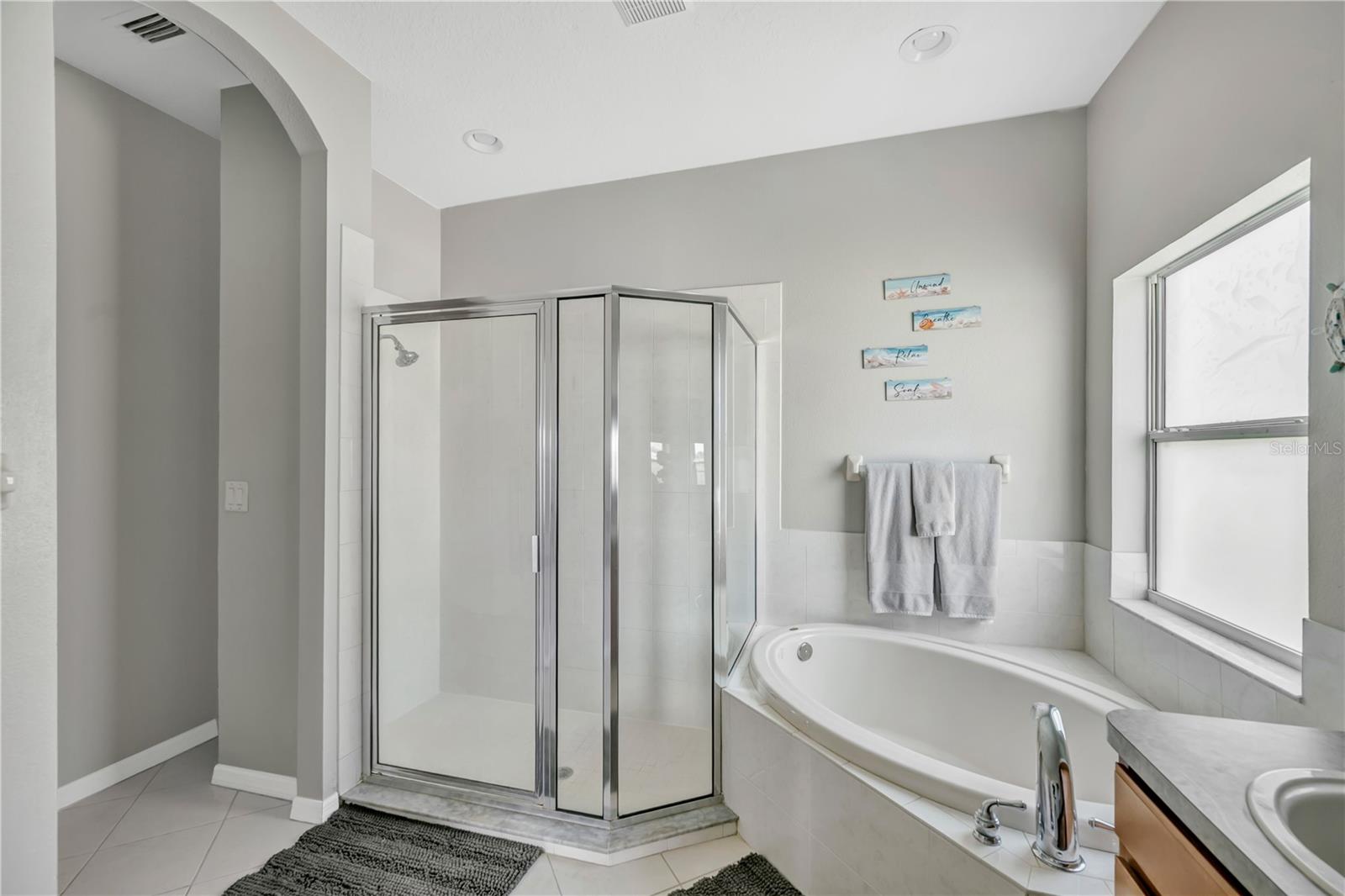 Image 31 of 61 For 1834 Mira Lago Circle