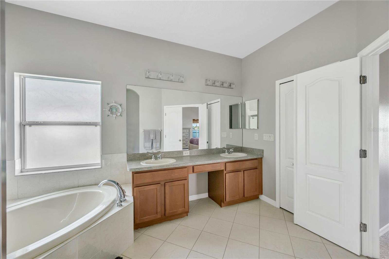 Image 32 of 61 For 1834 Mira Lago Circle