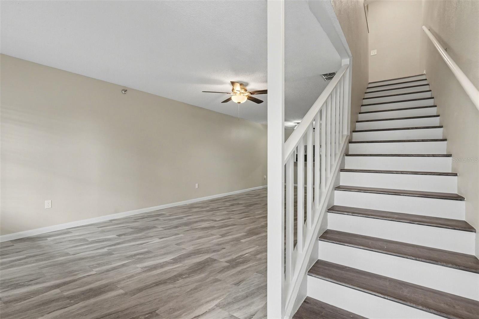 Image 16 of 40 For 7218 Bank Drive 205