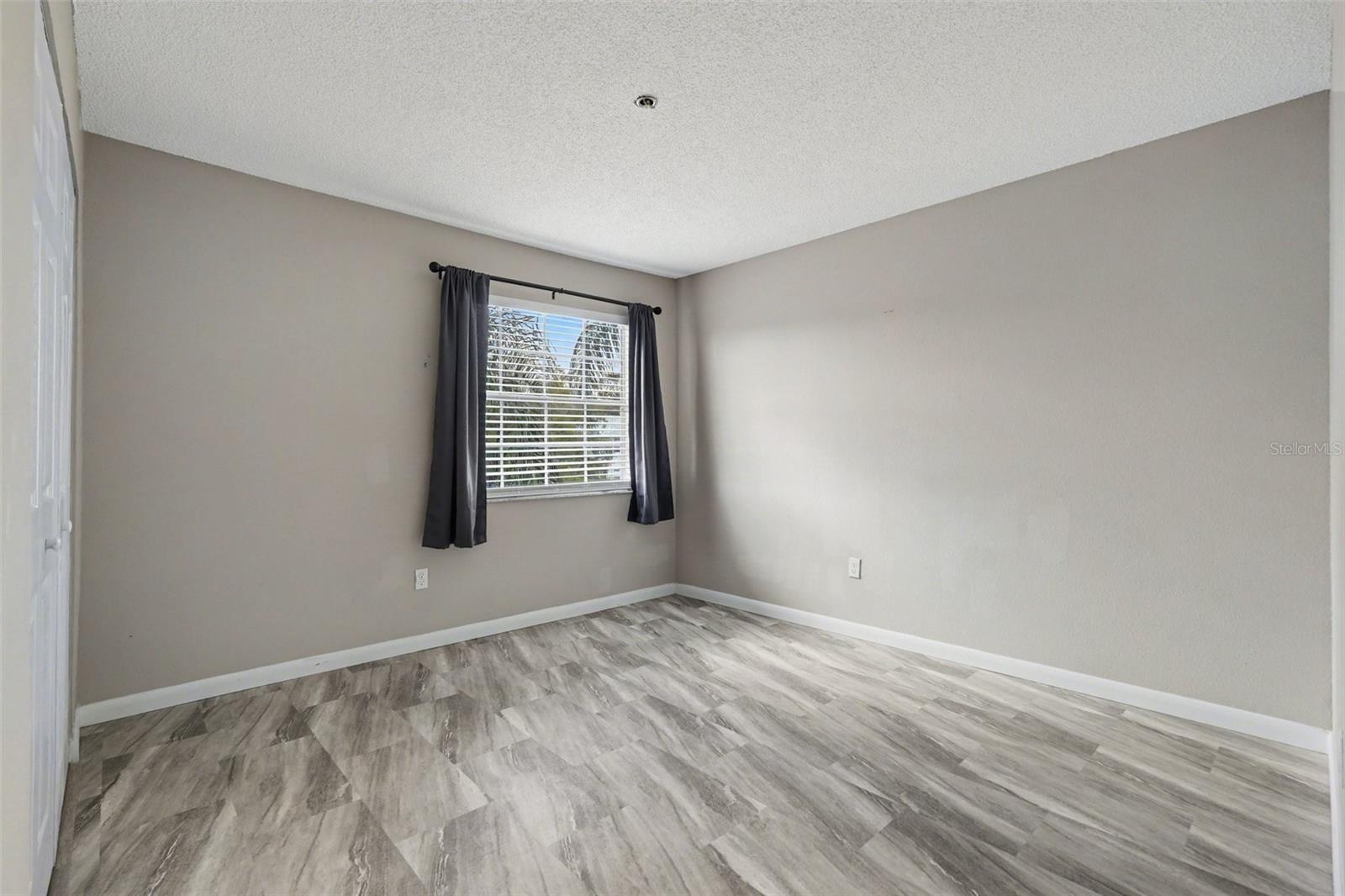 Image 19 of 40 For 7218 Bank Drive 205