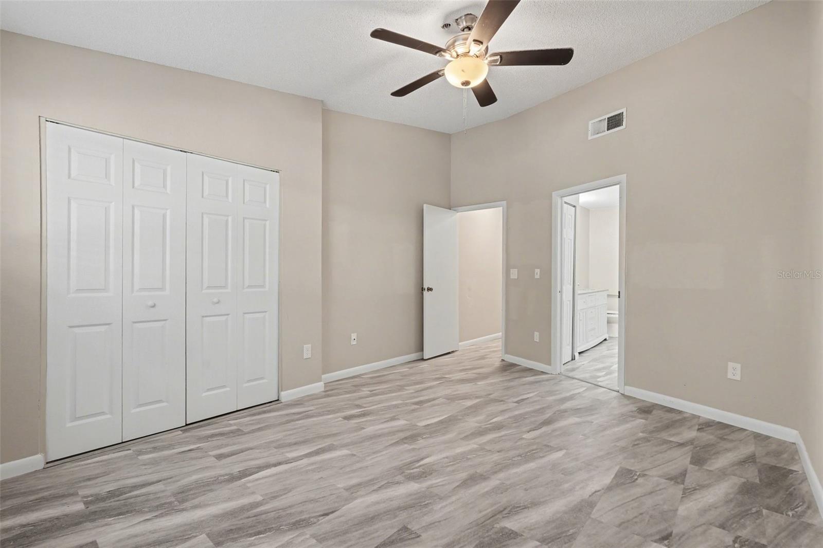 Image 22 of 40 For 7218 Bank Drive 205