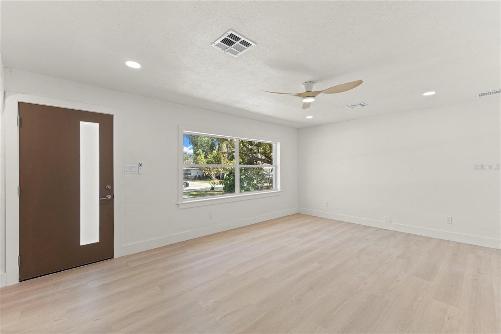 Image 10 of 52 For 2221 Terrace Drive N