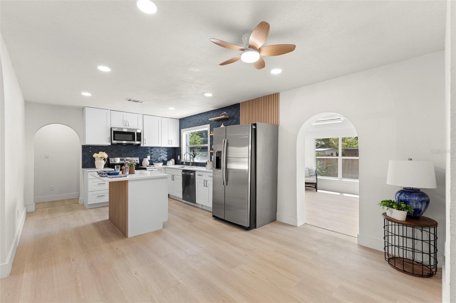 Image 12 of 52 For 2221 Terrace Drive N