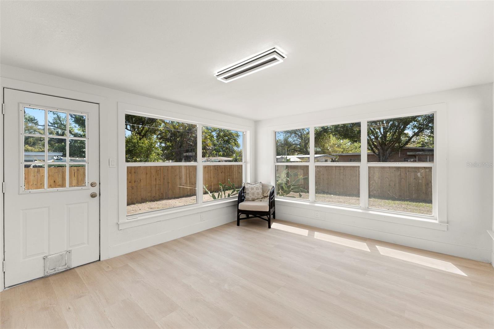 Image 22 of 52 For 2221 Terrace Drive N