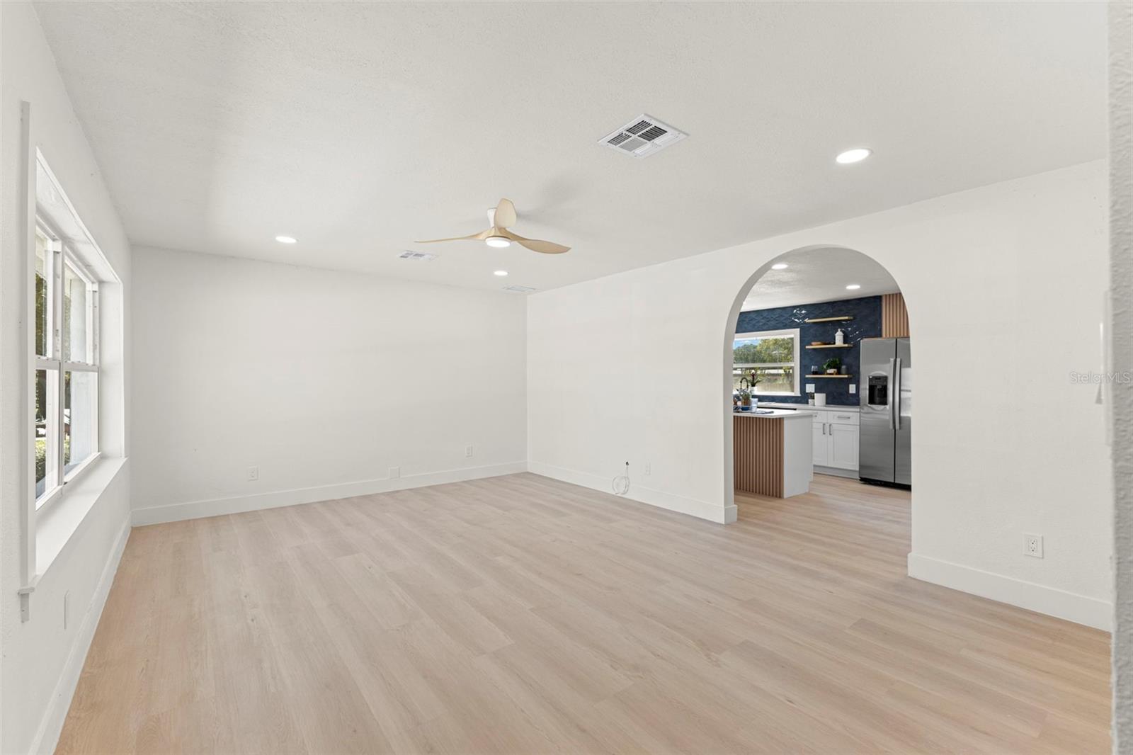 Image 7 of 52 For 2221 Terrace Drive N