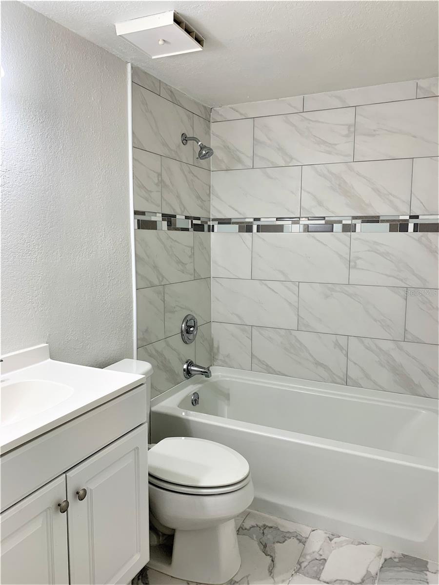 Image 11 of 17 For 7150 Bank Drive 101