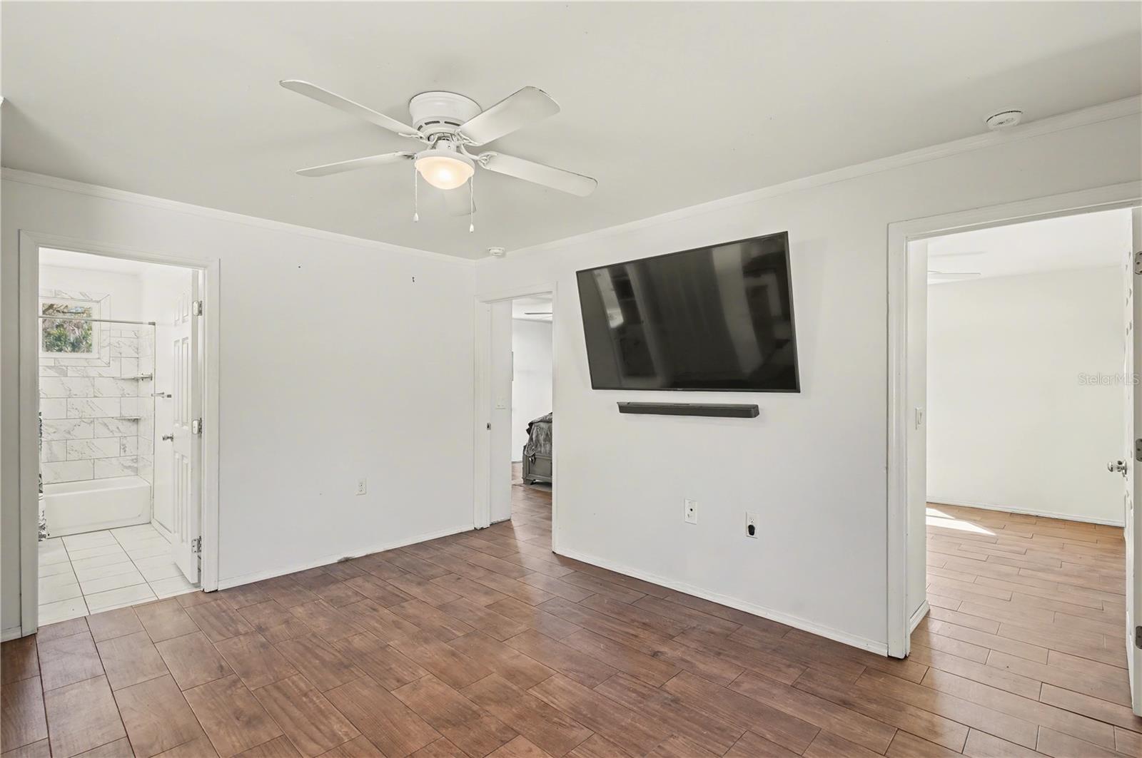 Image 7 of 27 For 19511 110th Avenue