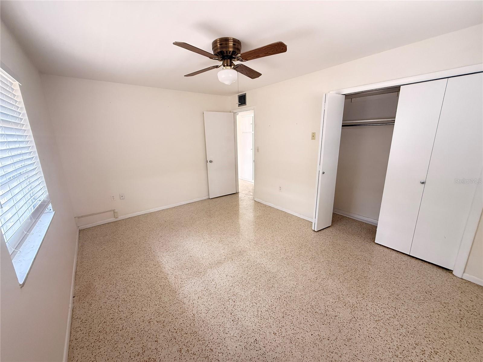 Image 15 of 31 For 713 Thunderbird Avenue