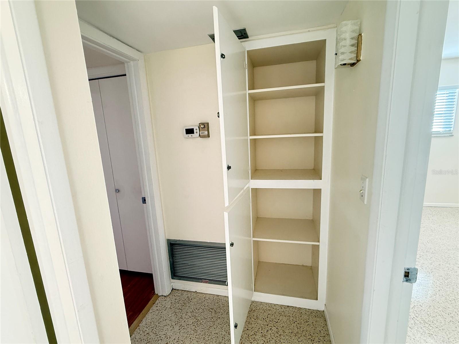 Image 17 of 31 For 713 Thunderbird Avenue