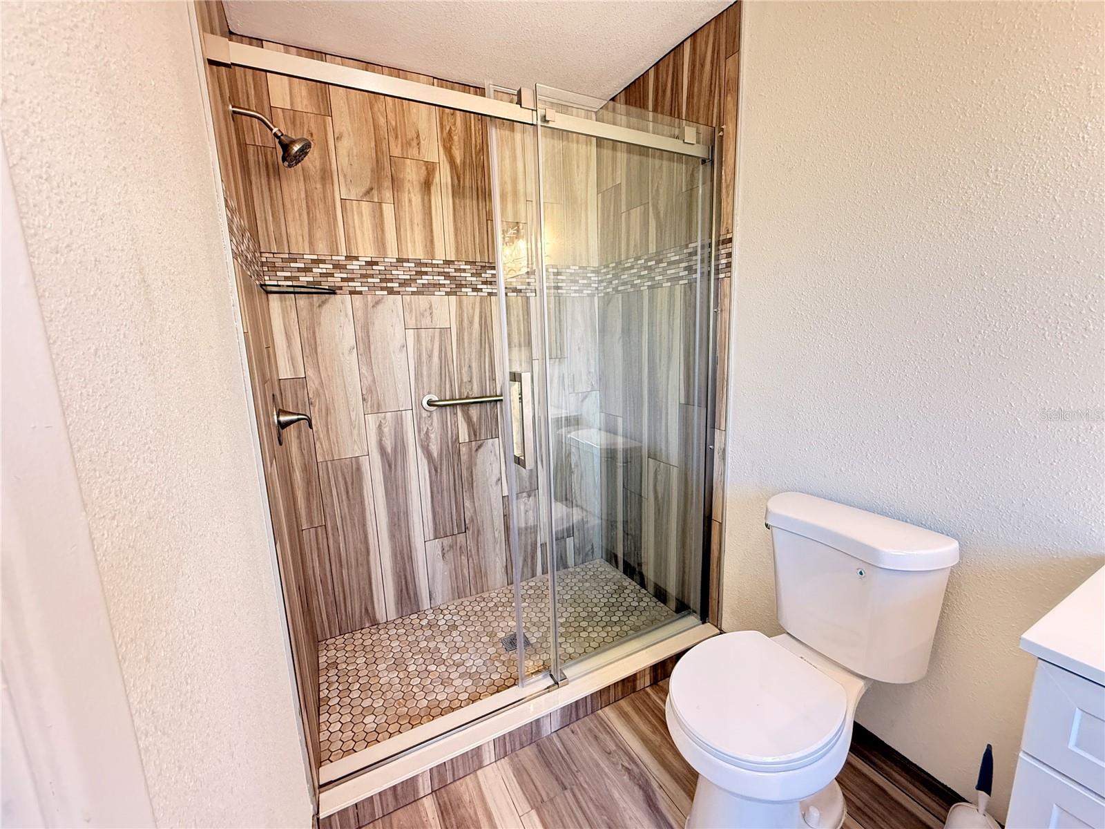 Image 23 of 31 For 713 Thunderbird Avenue