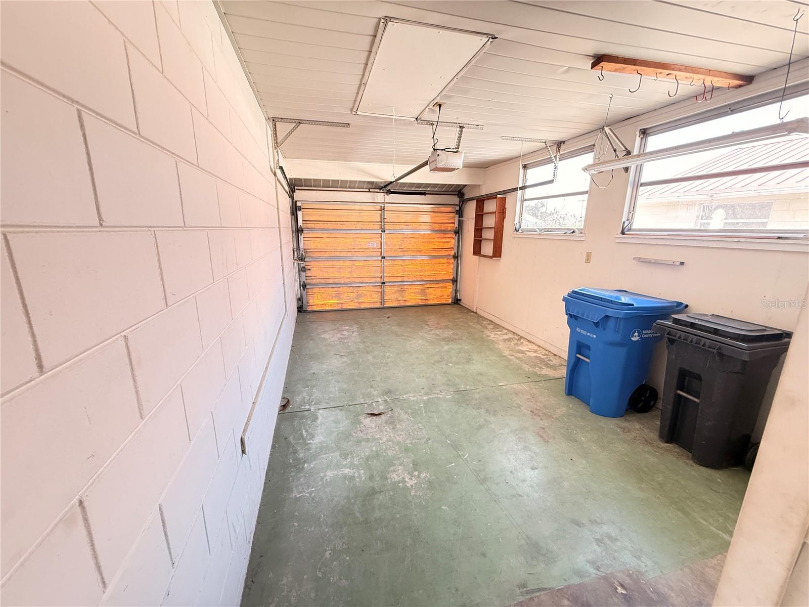 Image 27 of 31 For 713 Thunderbird Avenue