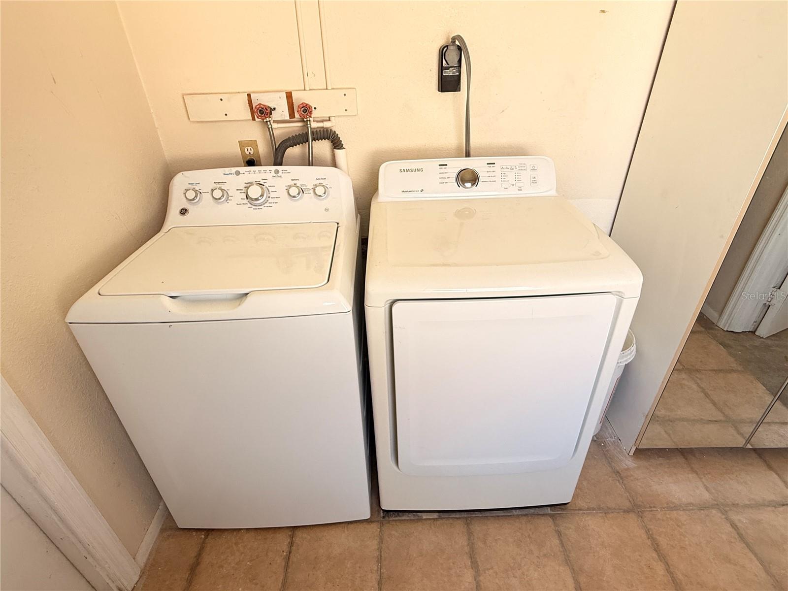 Image 29 of 31 For 713 Thunderbird Avenue