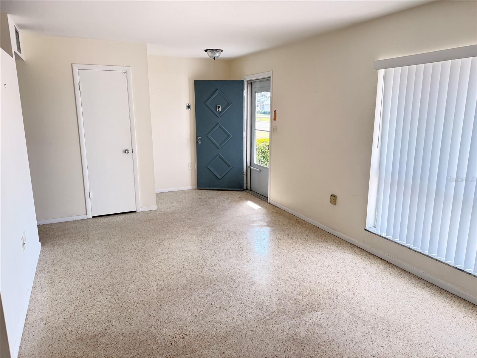 Image 4 of 31 For 713 Thunderbird Avenue