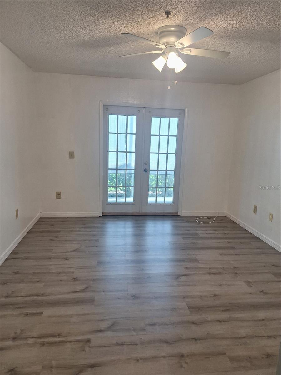 Image 13 of 22 For 11910 Skylake Place E