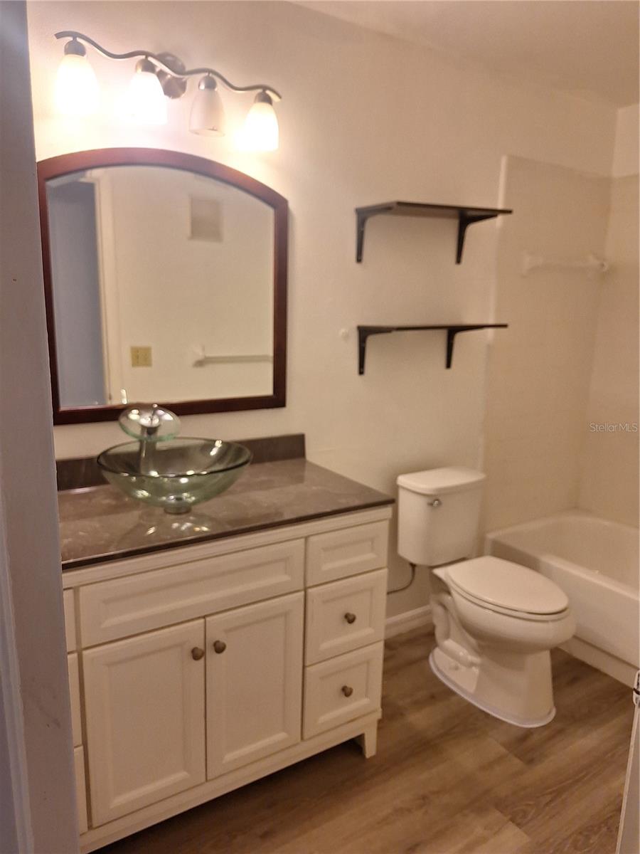 Image 19 of 22 For 11910 Skylake Place E