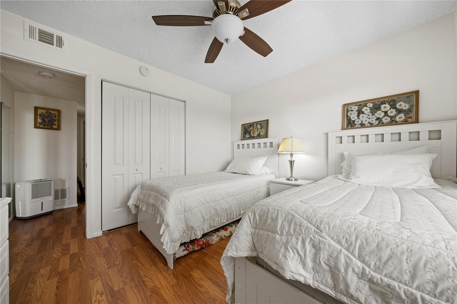 Image 38 of 48 For 4910 Bay Street Ne 311