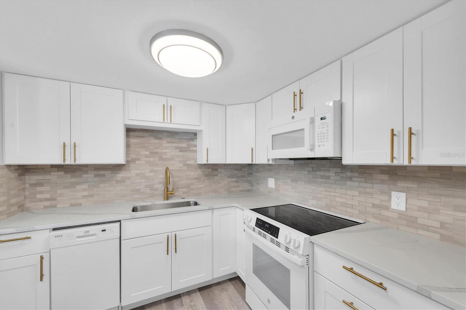 Image 13 of 38 For 2043 Denmark Street 67