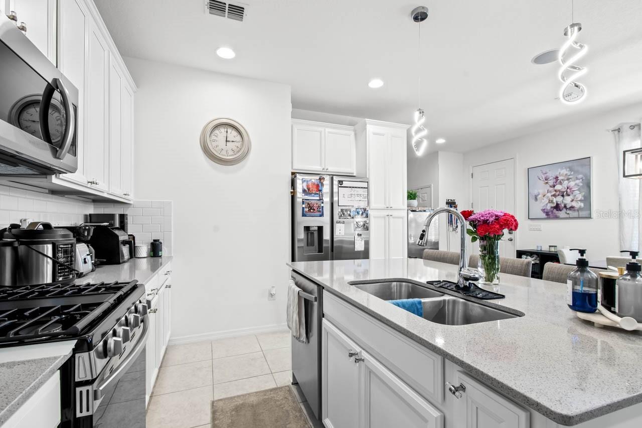 Image 10 of 65 For 6262 Goldcoast Avenue