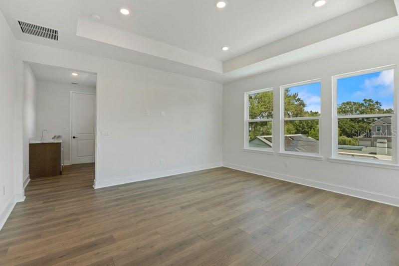 Image 14 of 15 For 3601 Tampa Circle