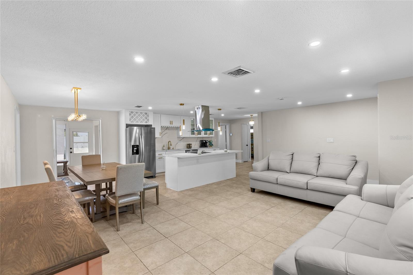 Image 10 of 42 For 3370 Harbor Lake Dr